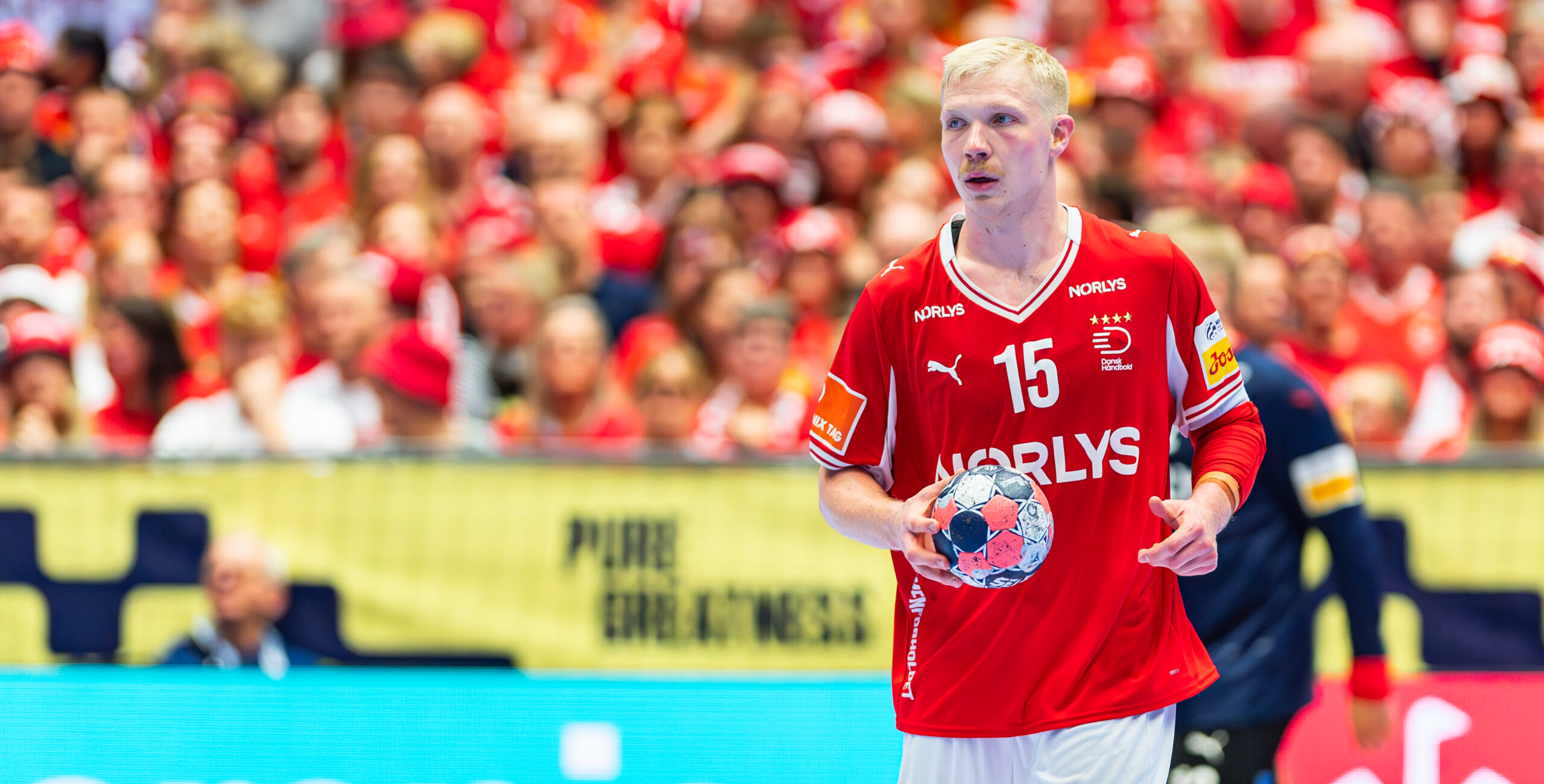 Nu venter semifinalen: Anfører mærker ikke træthed